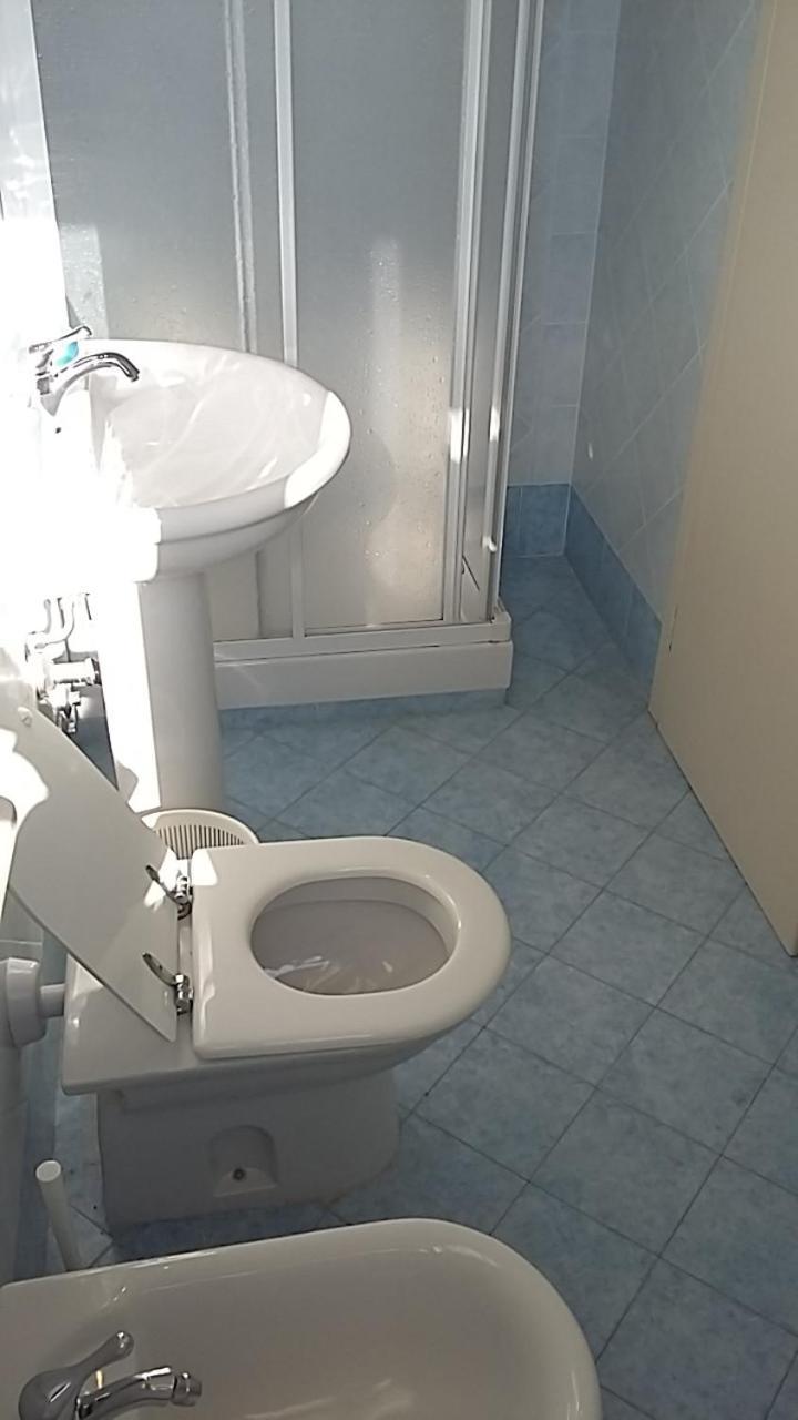 A Due Passi Panzió Forte dei Marmi Szoba fotó